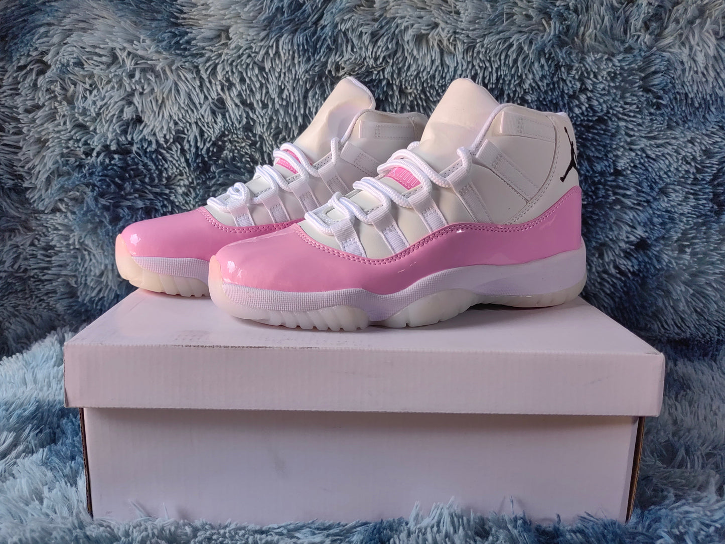 JORDAN 11 Rose