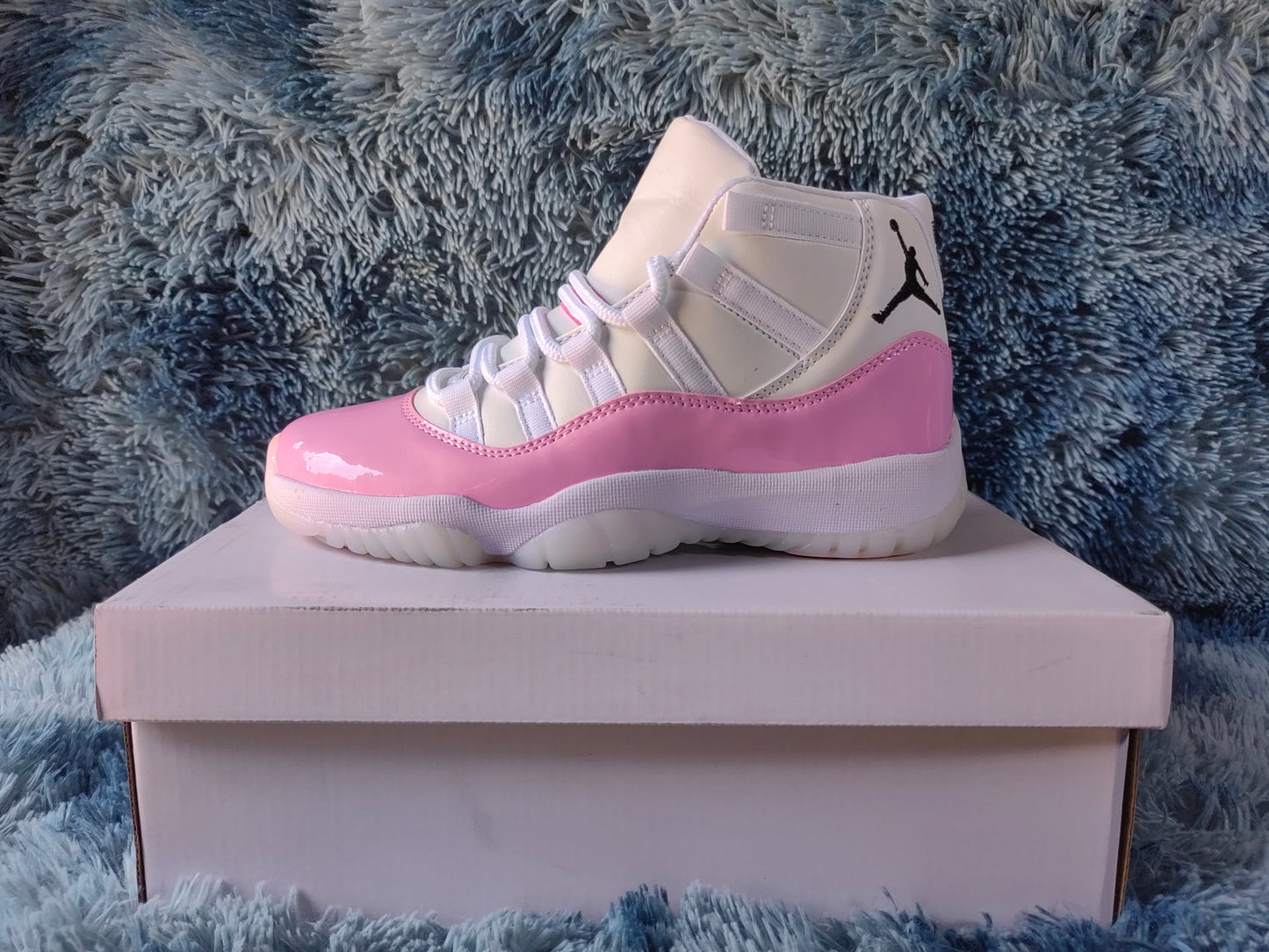 JORDAN 11 Rose