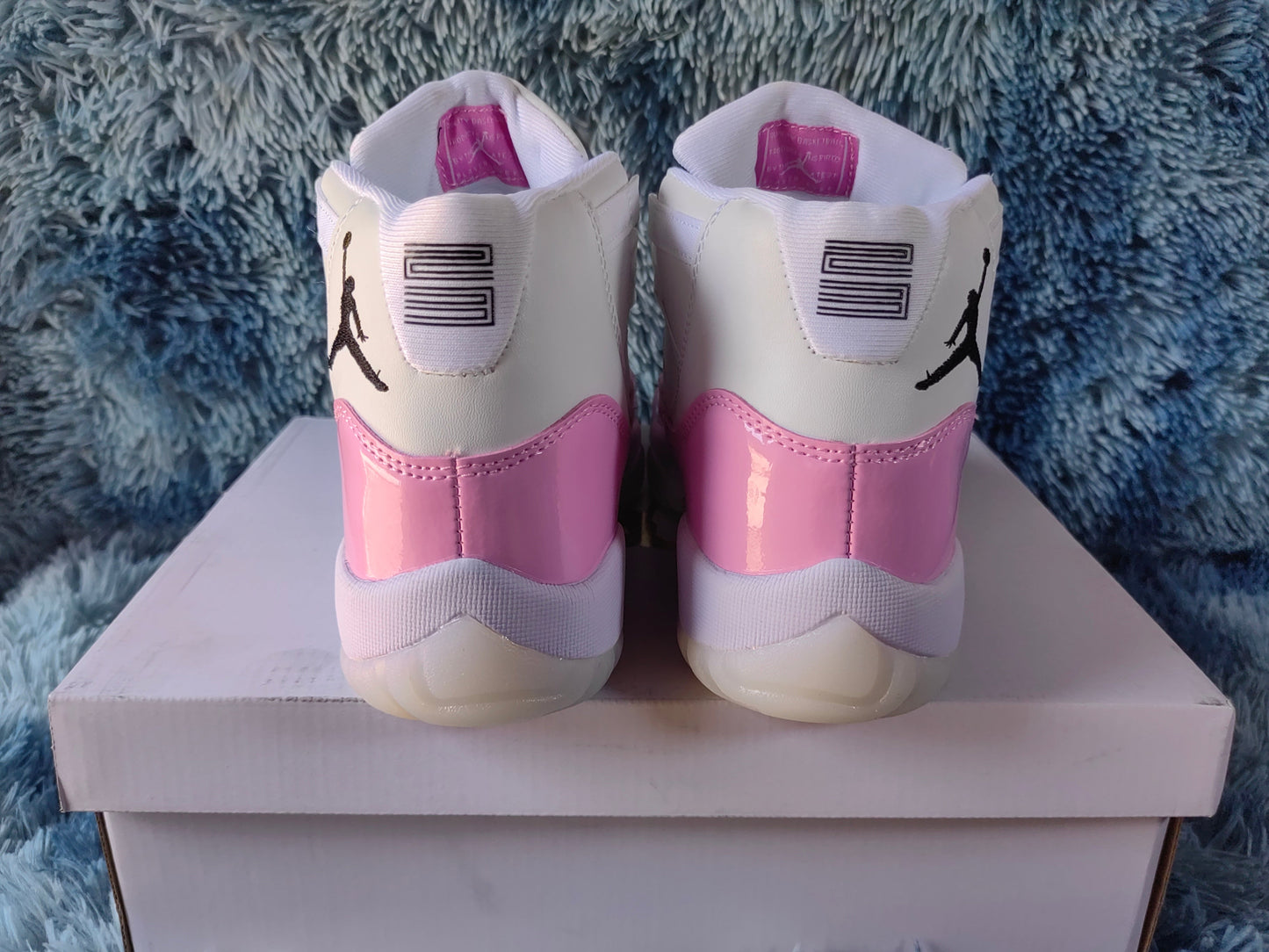 JORDAN 11 Rose