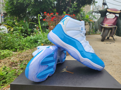 JORDAN 11 « Jade Blanc »