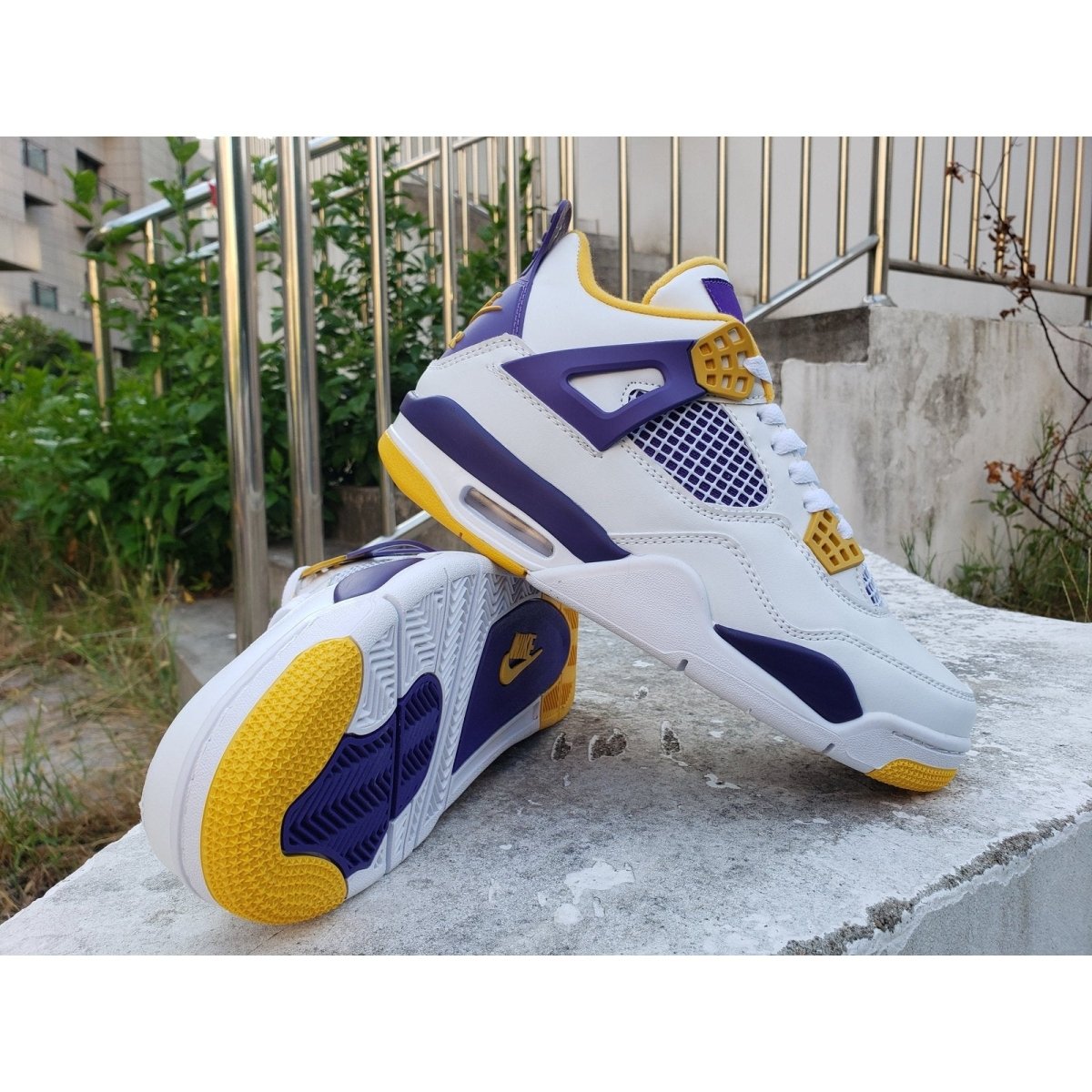 JORDAN 4 x MAISON DES LAKERS 