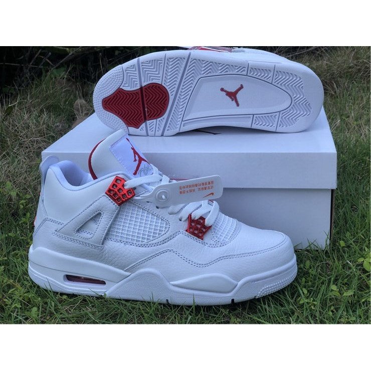 JORDAN 4 x ROUGE MÉTALLISÉ 