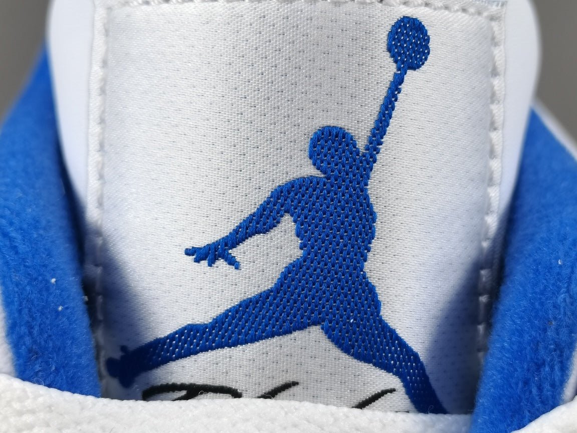 JORDAN 4 x SPORTS MOTORISÉS