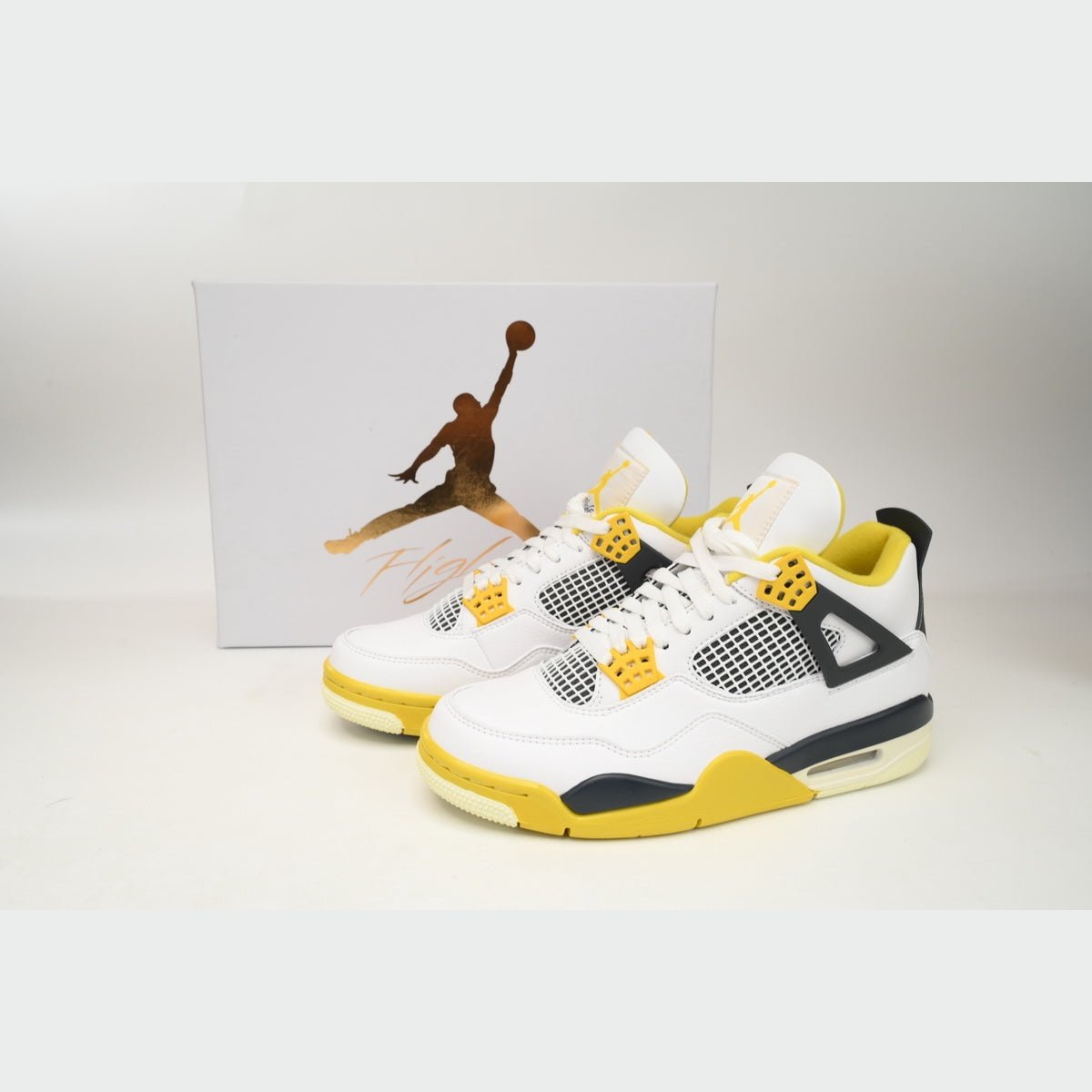 JORDAN 4 x SOUFRE VIVID