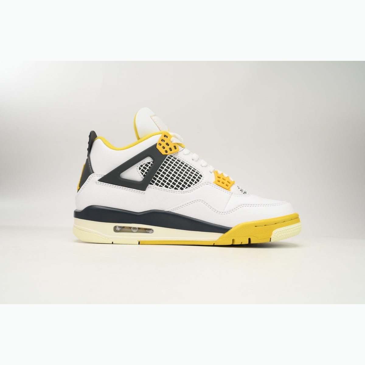 JORDAN 4 x SOUFRE VIVID