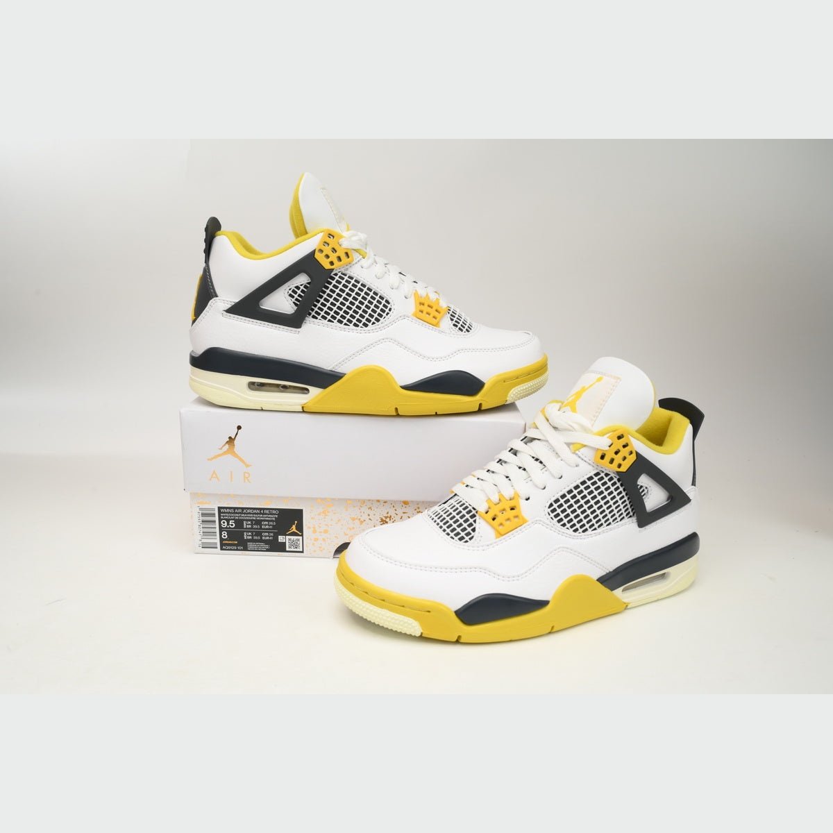 JORDAN 4 x SOUFRE VIVID