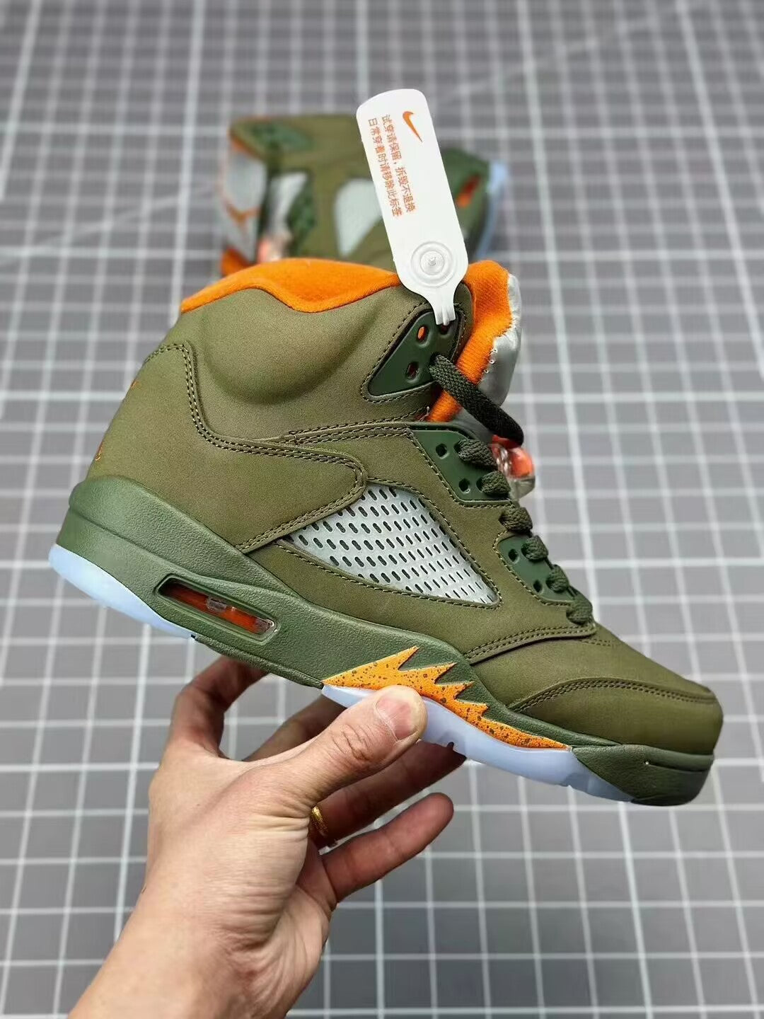 Informations sur la sortie des JORDAN 5 « Olive » en 2024 