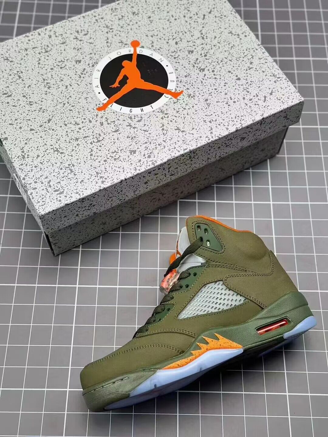 Informations sur la sortie des JORDAN 5 « Olive » en 2024 