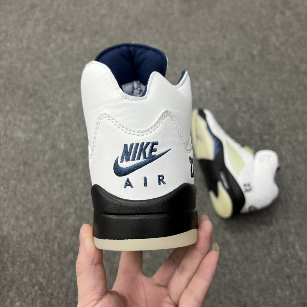 JORDAN 5 Blanc et Noir 