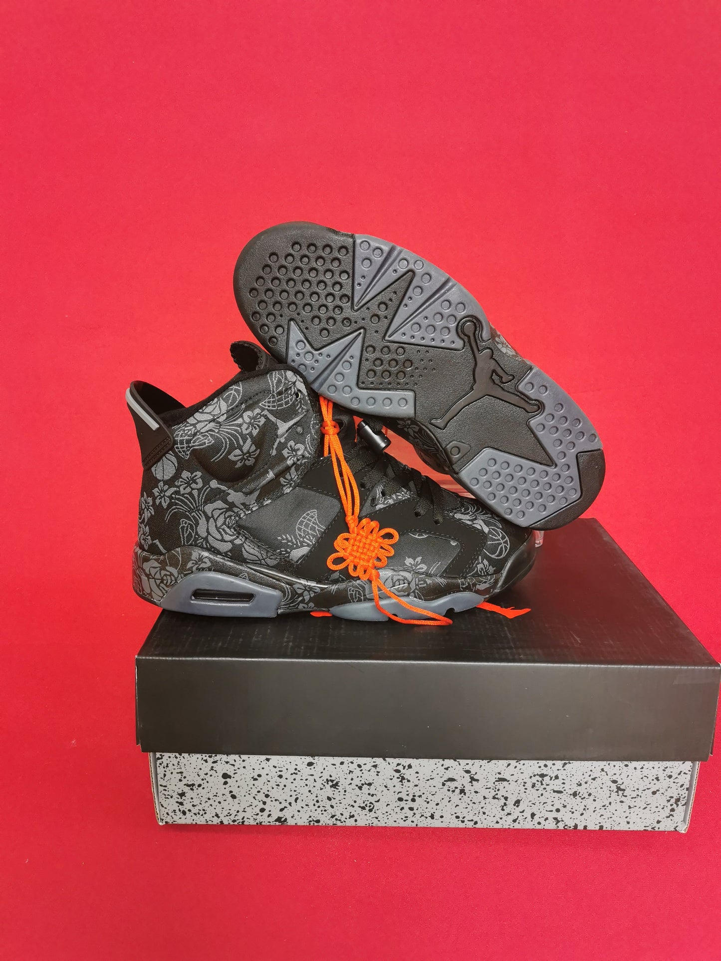 Jordan 6 Noir et Orange