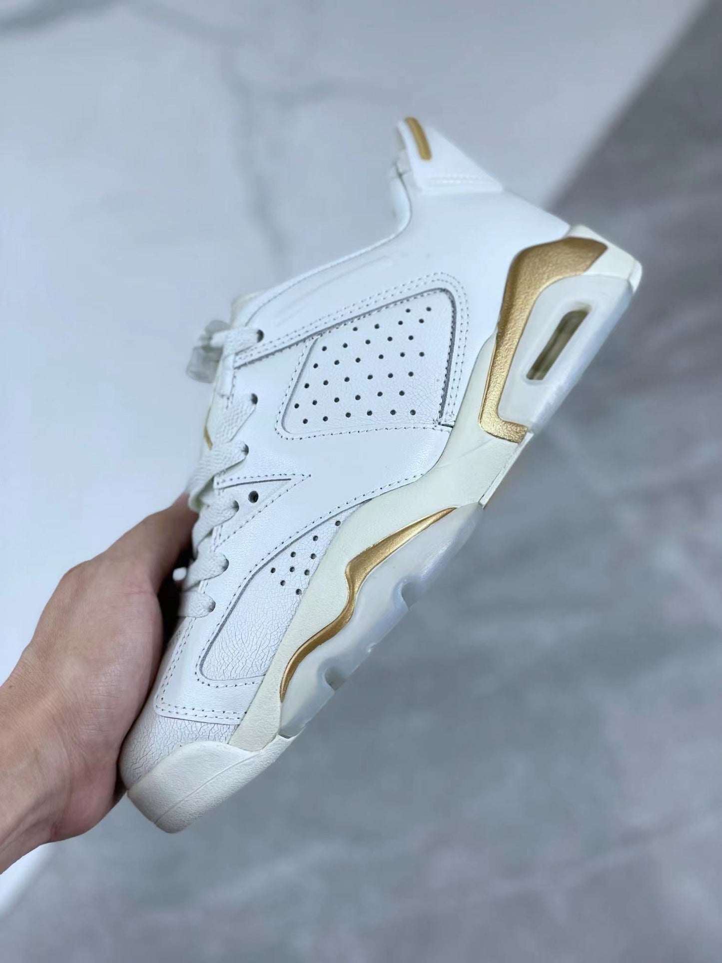 Jordan 6 Low « Or Métallisé »