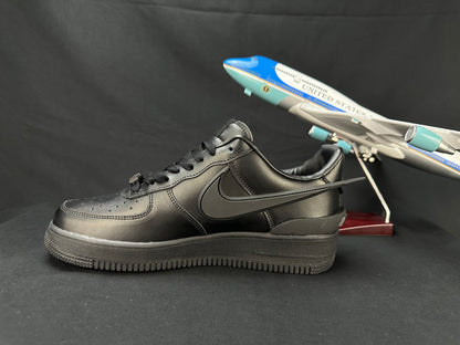 NIKE AIR FORCE 1 « Big Swoosh All-Black »