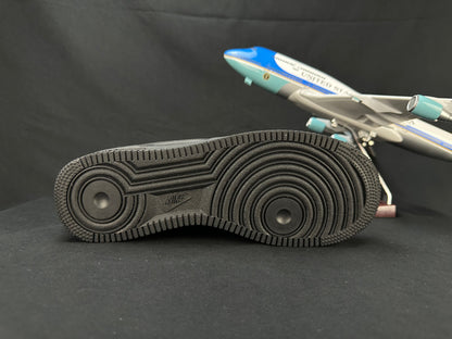 NIKE AIR FORCE 1 « Big Swoosh All-Black »