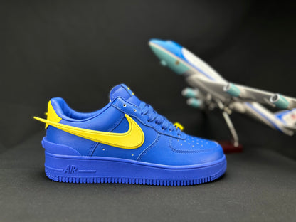 NIKE AIR FORCE 1 « Big Swoosh Blue »