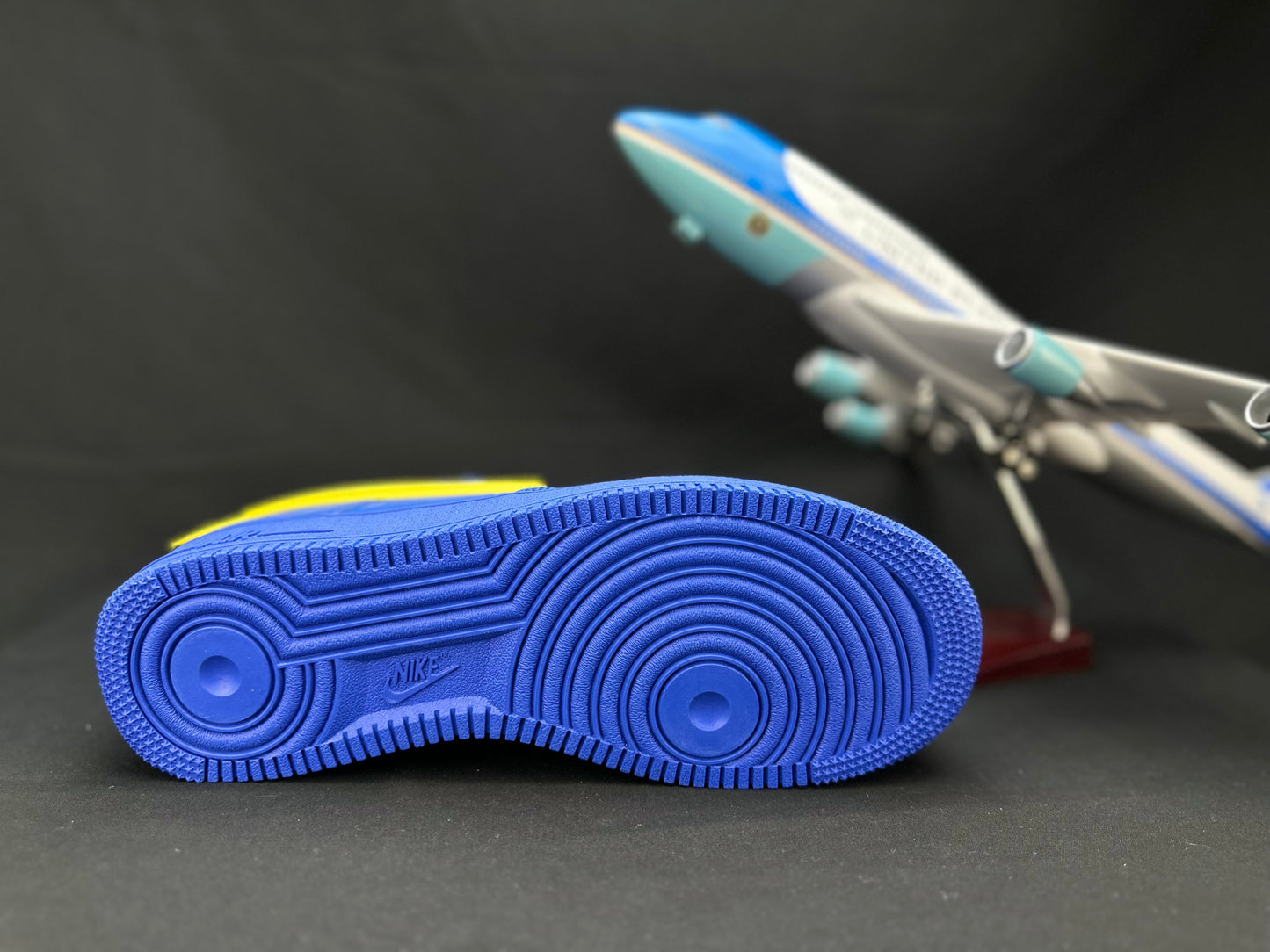 NIKE AIR FORCE 1 « Big Swoosh Blue »