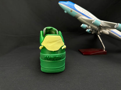 NIKE AIR FORCE 1 « Big Swoosh Green »