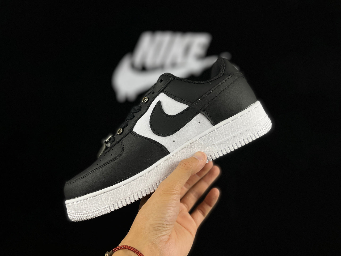NIKE AIR FORCE 1 "Boucle noire"