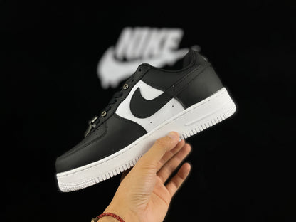 NIKE AIR FORCE 1 "Boucle noire"