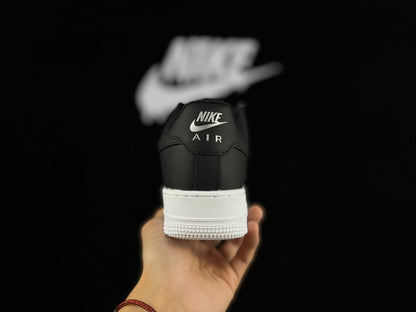 NIKE AIR FORCE 1 "Boucle noire"