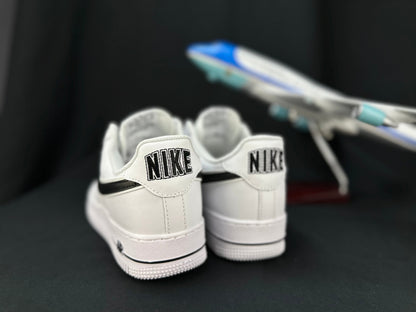 NIKE AIR FORCE 1 « Double Swoosh Blanc/Noir »