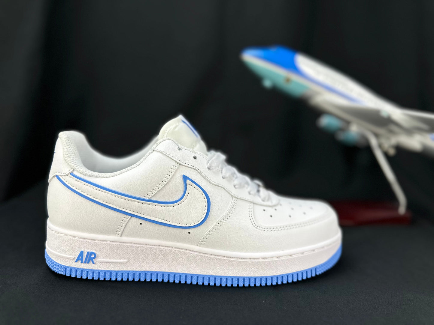 NIKE AIR FORCE 1 « Double Swoosh Blanc/Bleu »