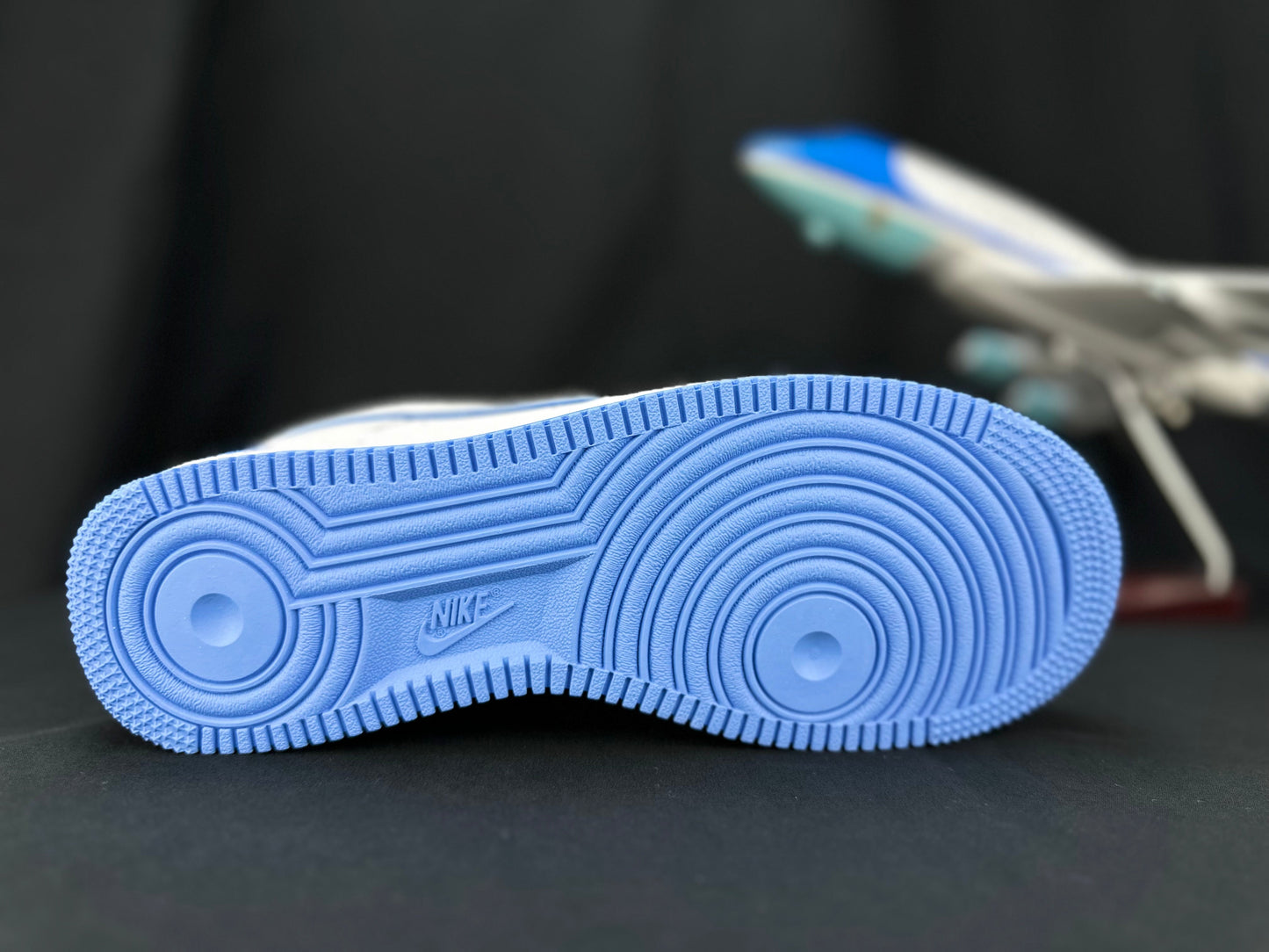 NIKE AIR FORCE 1 « Double Swoosh Blanc/Bleu »