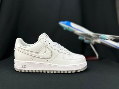NIKE AIR FORCE 1 « Double Swoosh Blanc/Gris »