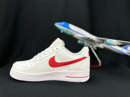 NIKE AIR FORCE 1 « Double Swoosh Blanc/Rouge »