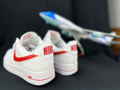 NIKE AIR FORCE 1 « Double Swoosh Blanc/Rouge »