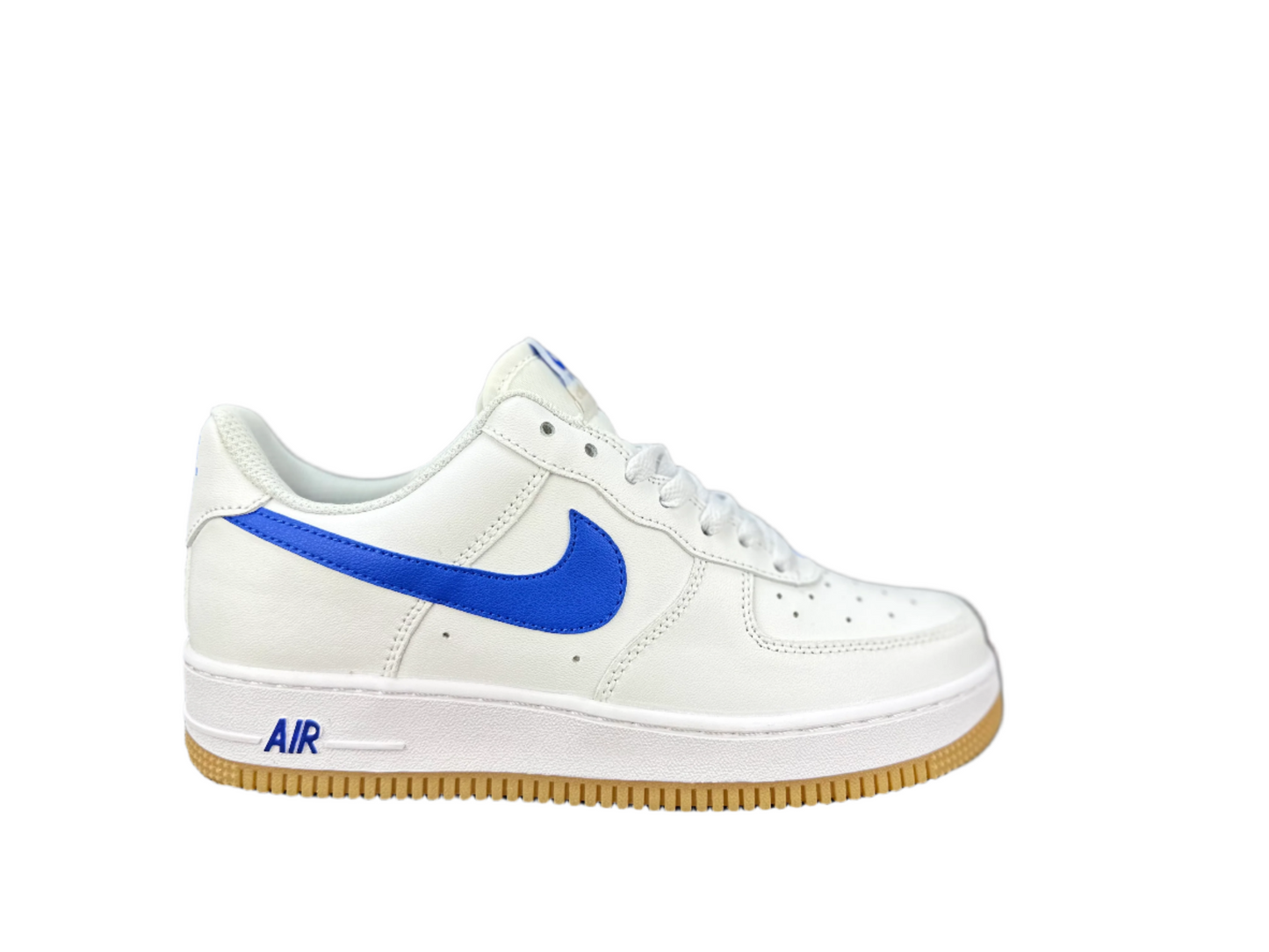 NIKE AIR FORCE 1 « Semelle gomme blanche/bleue »