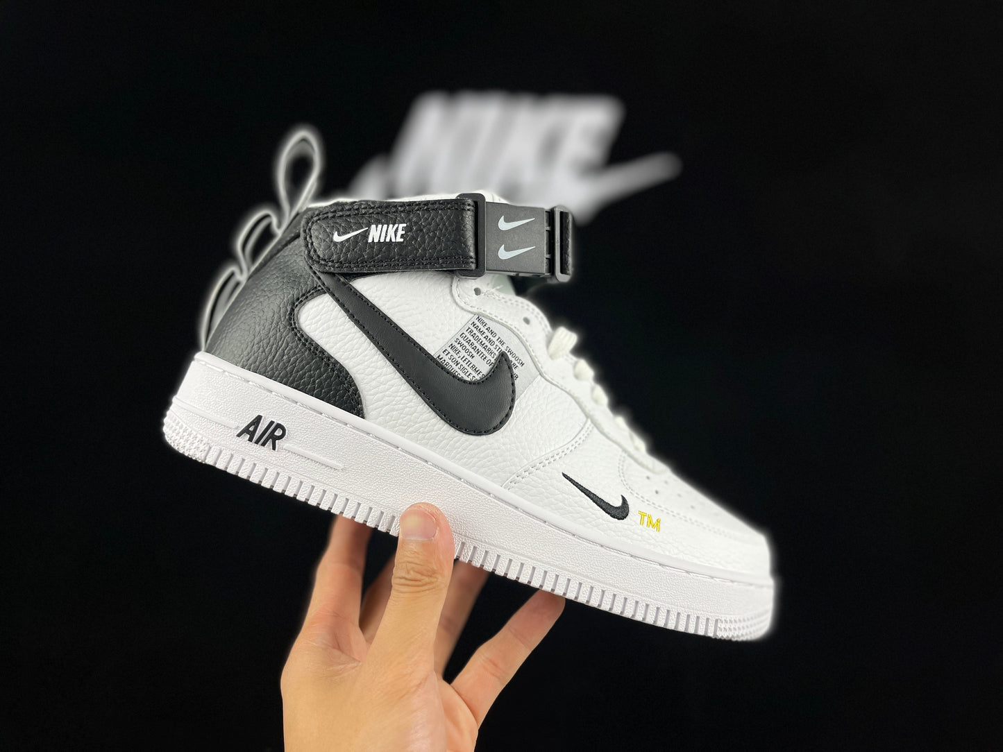 NIKE AIR FORCE 1 High "Blanc/Noir"