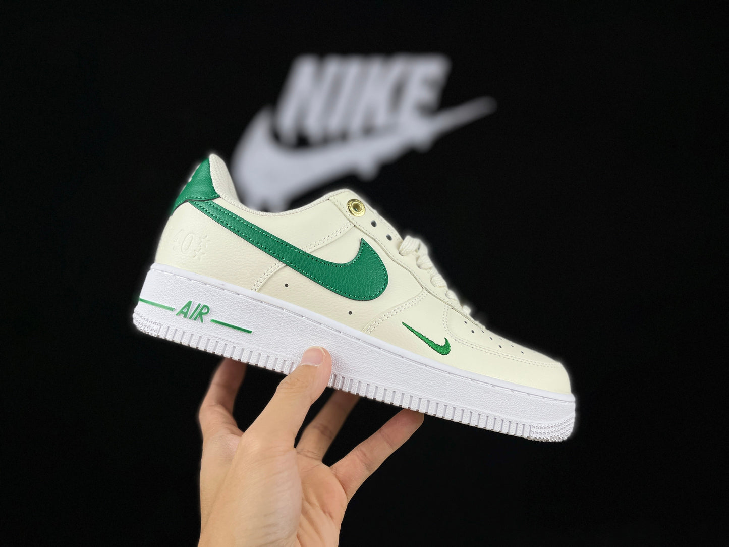 NIKE AIR FORCE 1 « Vert clair »