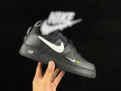 NIKE AIR FORCE 1 Basse « Tout Noir »
