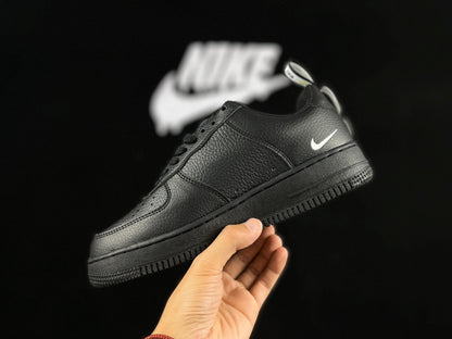 NIKE AIR FORCE 1 Basse « Tout Noir »