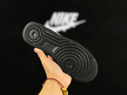 NIKE AIR FORCE 1 Basse « Tout Noir »