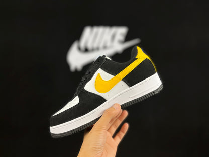 NIKE AIR FORCE 1 Low « Swoosh noir/blanc/jaune »