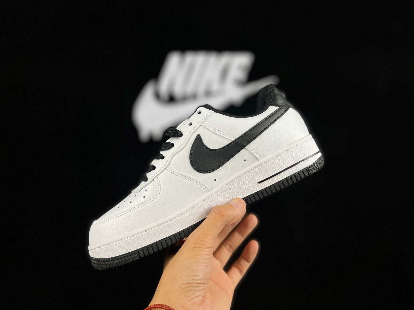NIKE AIR FORCE 1 Low "Leather OG Blanc/Noir"