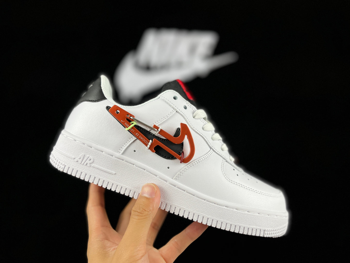 NIKE AIR FORCE 1 Low « Boucle de randonnée blanche/noire/rouge »