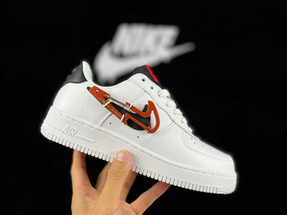 NIKE AIR FORCE 1 Low « Boucle de randonnée blanche/noire/rouge »