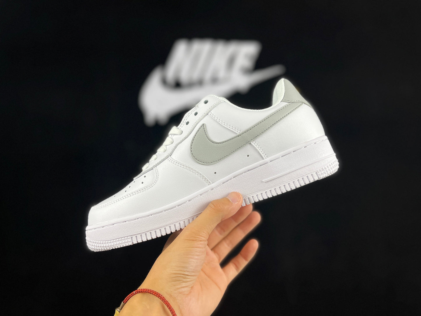 NIKE AIR FORCE 1 « Mini Swoosh Blanc/Gris »