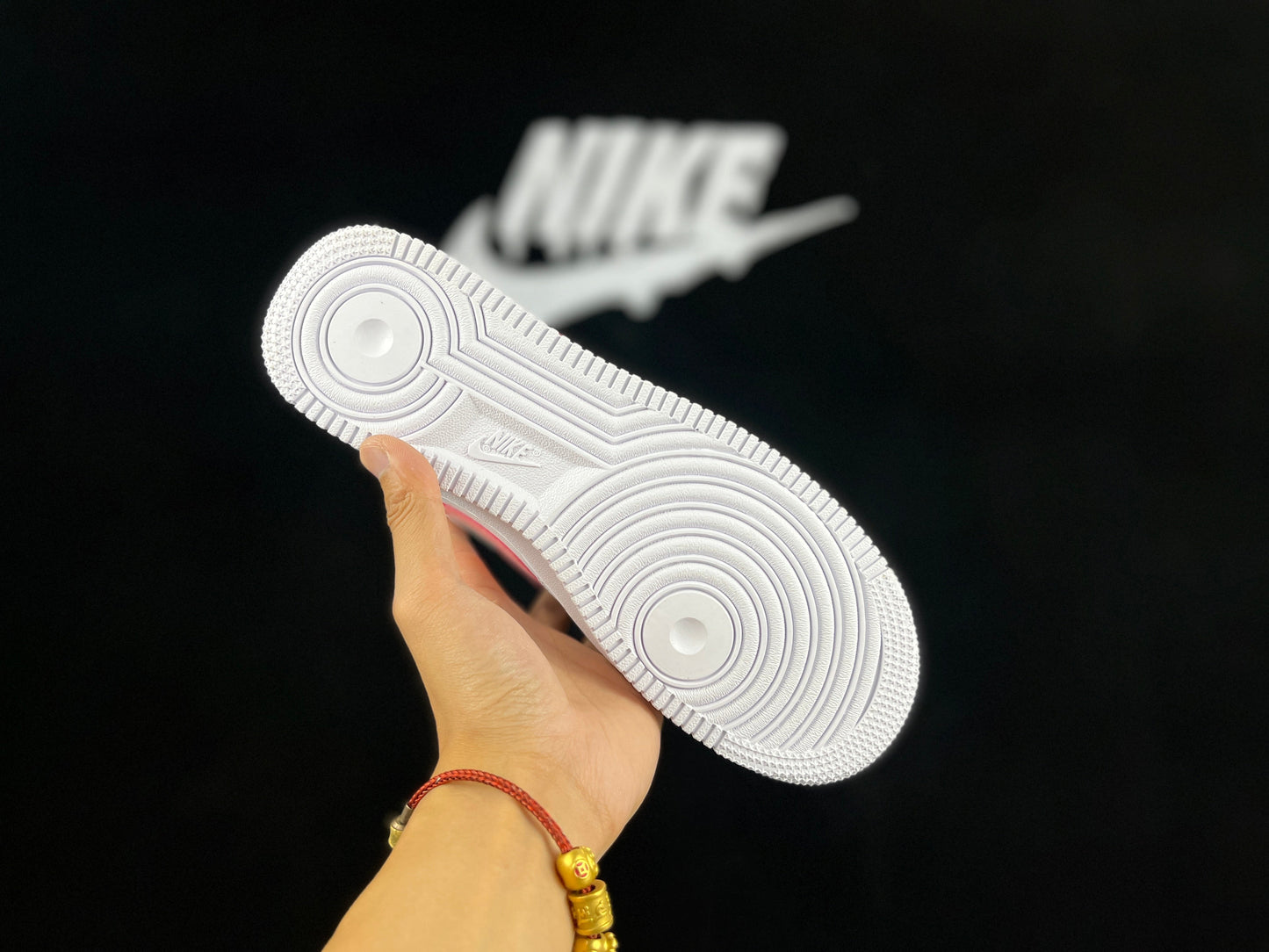 NIKE AIR FORCE 1 « Mini Swoosh Blanc/Rose »