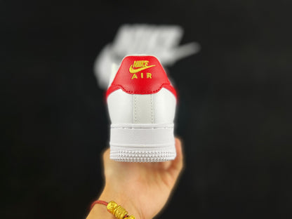 NIKE AIR FORCE 1 « Mini Swoosh Blanc/Rouge »