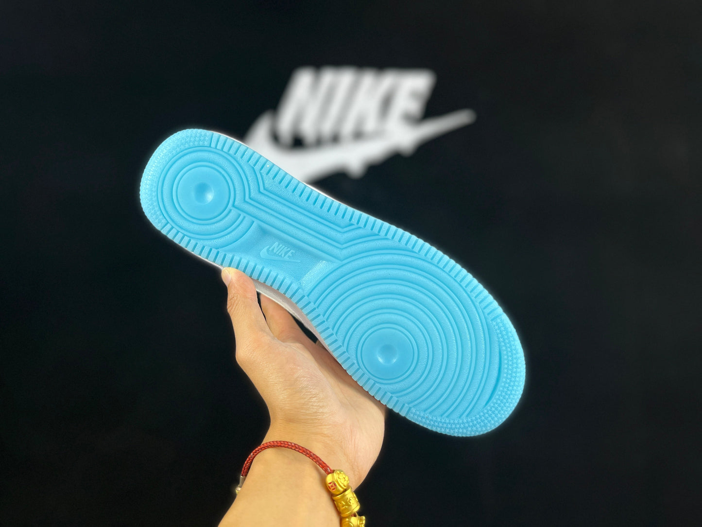 NIKE AIR FORCE 1 « Blanc/Bleu/Rose Thermochromatique »