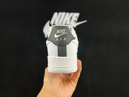 NIKE AIR FORCE 1 « Boucle blanche »