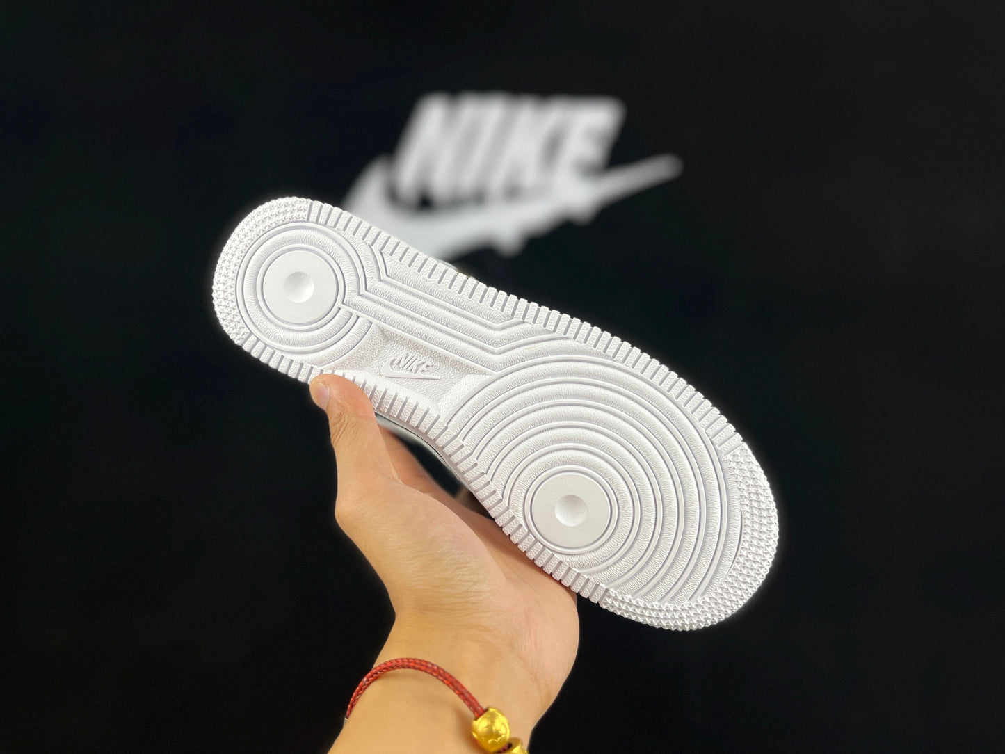 NIKE AIR FORCE 1 « Boucle blanche »