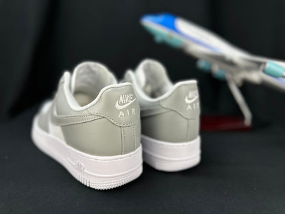 NIKE AIR FORCE 1 « Blanc/Gris »