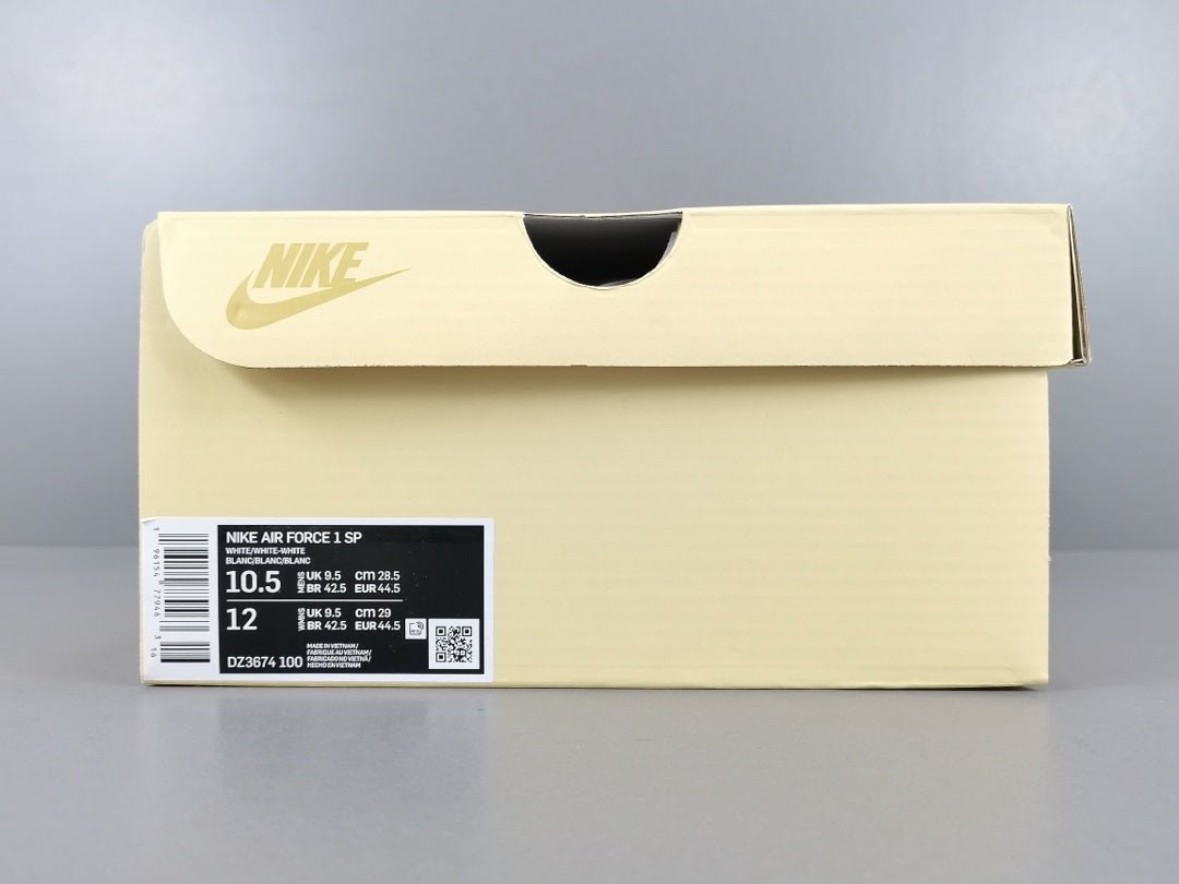 NIKE AIR FORCE 1 x BILLIE EIISH TRIPLE WHITE