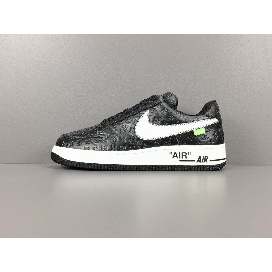 NIKE AIR FORCE 1 x LOUIS VUITTON NOIR