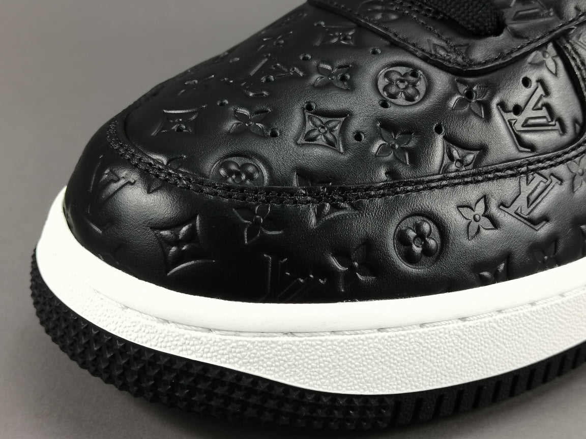 NIKE AIR FORCE 1 x LOUIS VUITTON NOIR