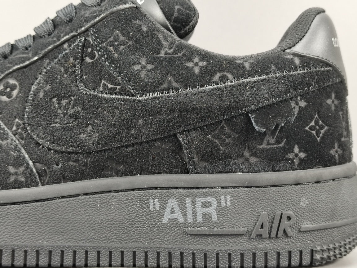 NIKE AIR FORCE 1 x LOUIS VUITTON NOIR/NOIR